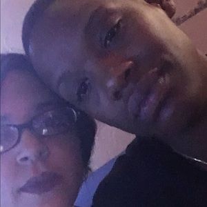 Meet your Posher, Elecia